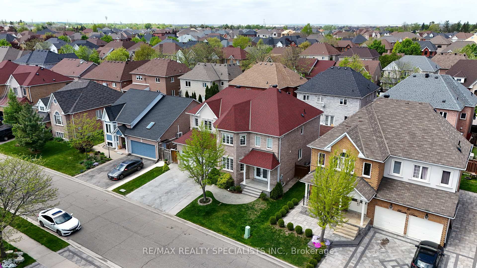 Property Photo: 14 Banks Drive ON L6P 1C7