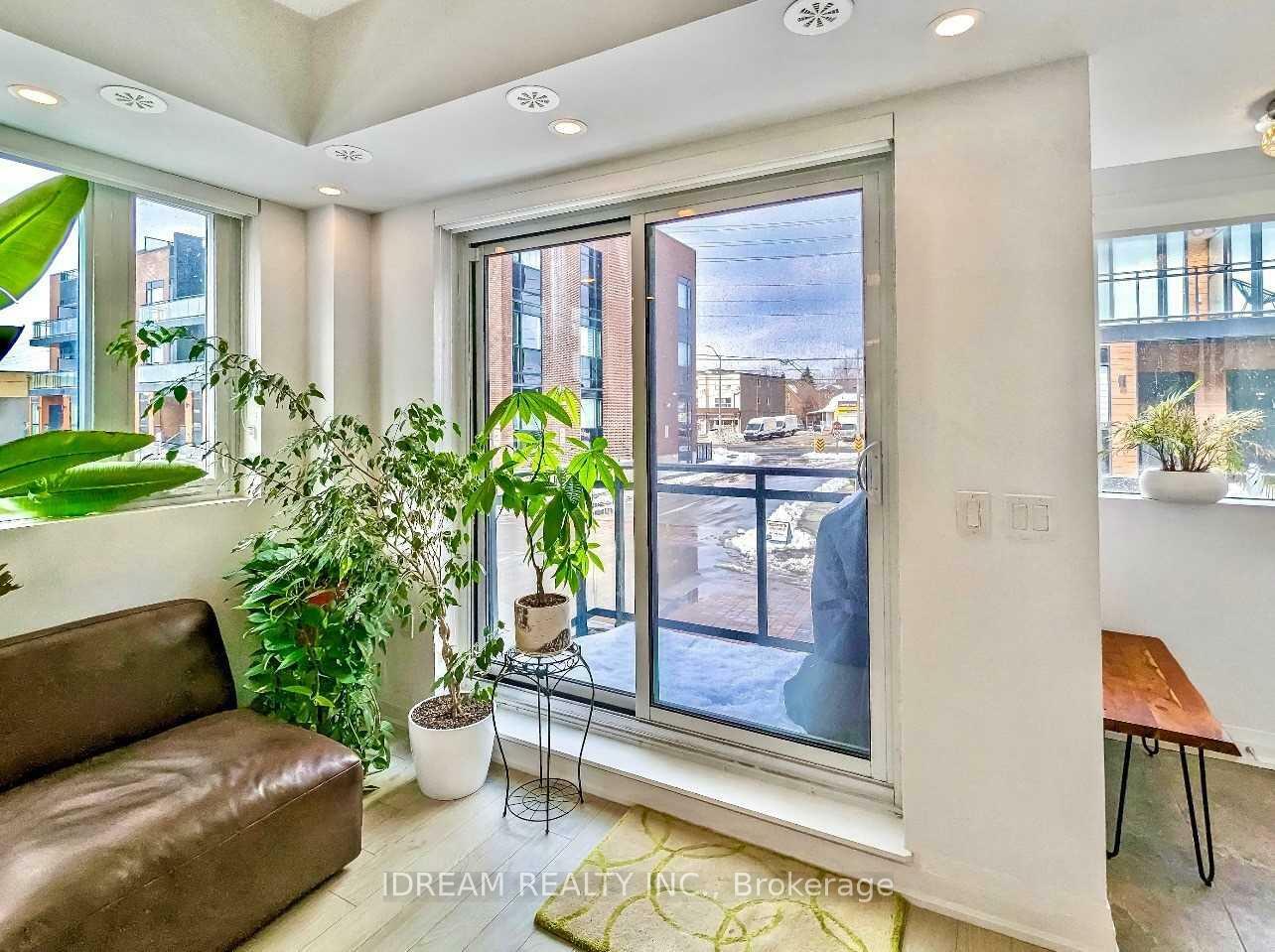 Property Photo:  5289 Highway 7 Road D102  ON L4L 0J1 