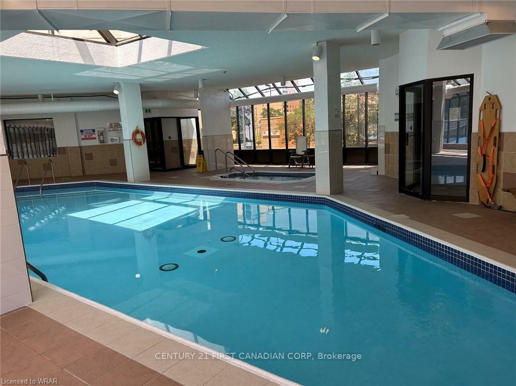 Photo de la propriété: 363 Colborne Street 1802 ON N6B 3N3