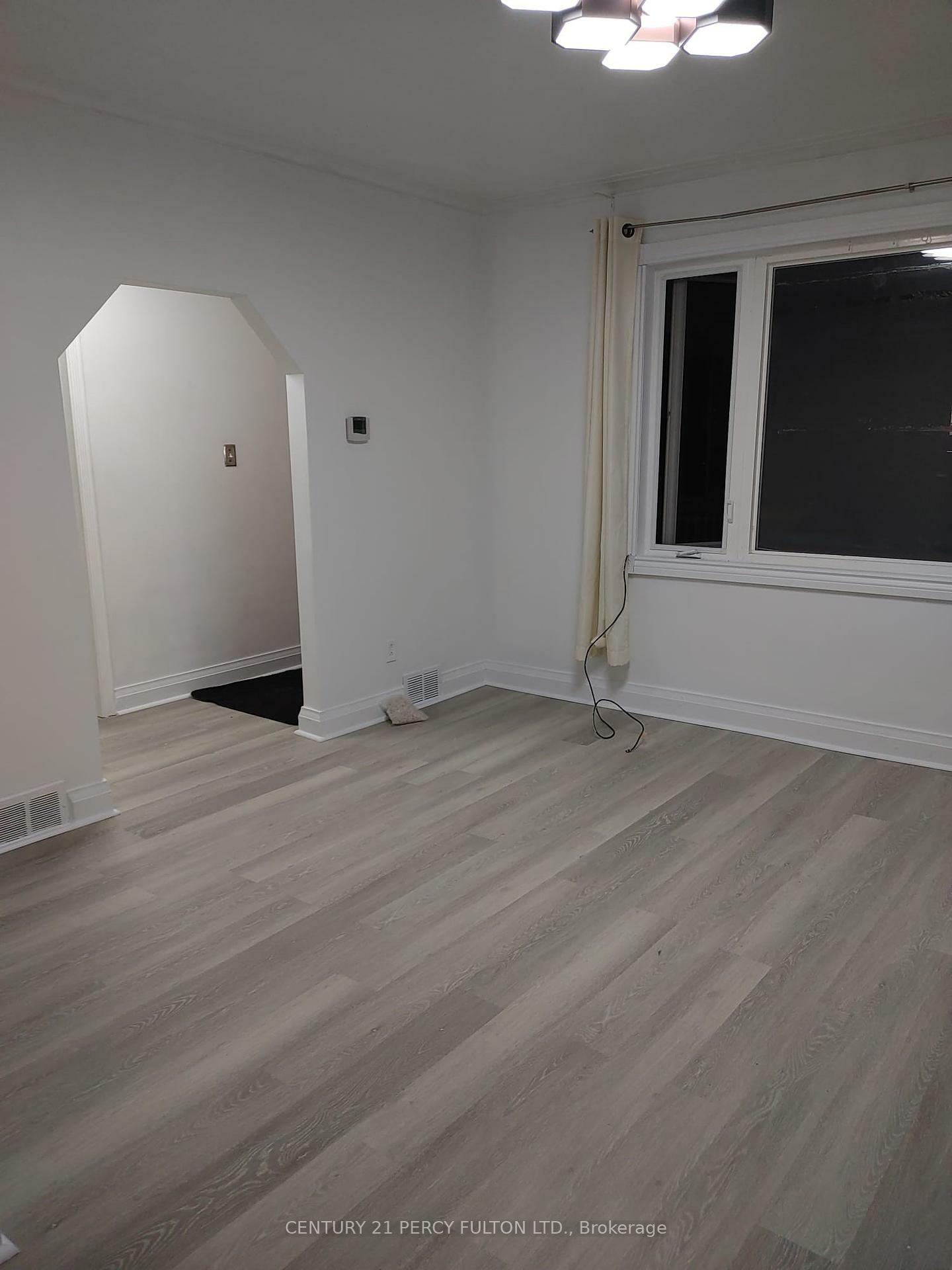 Property Photo: 752 Midland Avenue ON M1K 4C8
