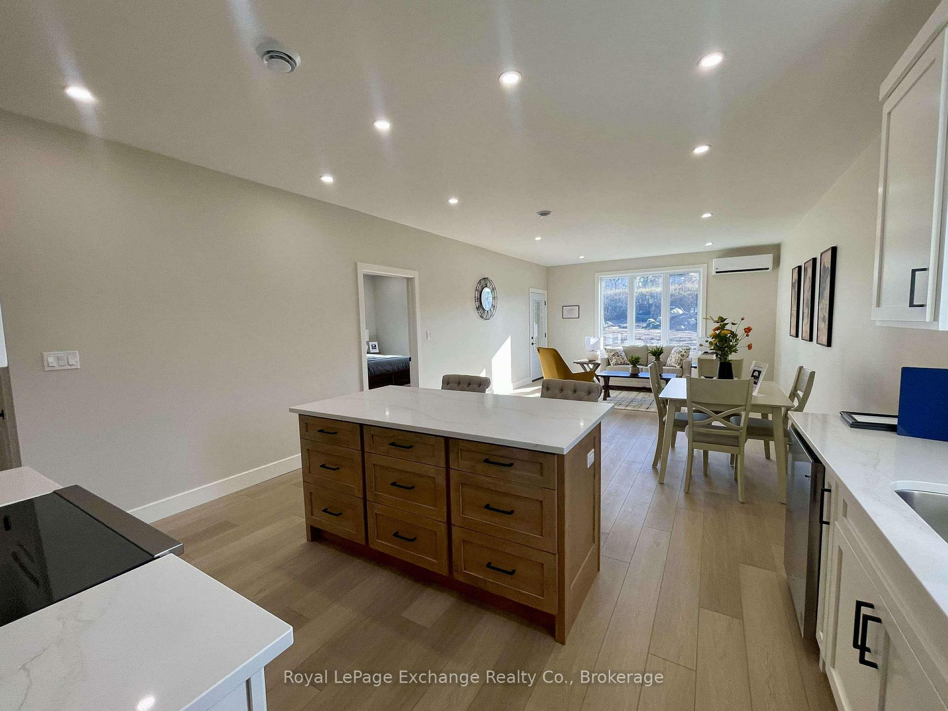 Property Photo: 72 Mercedes Crescent W ON N2Z 1G8