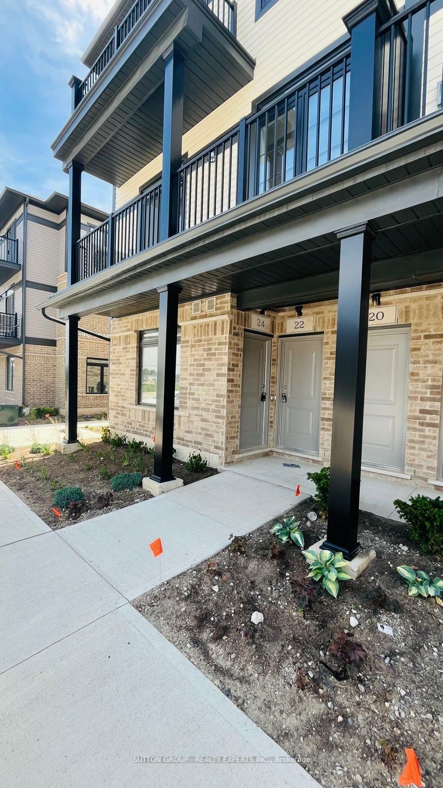 24 Lomond Lane  Kitchener ON N2R 1R7 photo