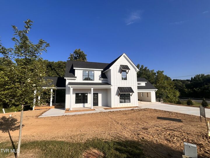 Property Photo: 7 Celebration Ct. Court TN 37601