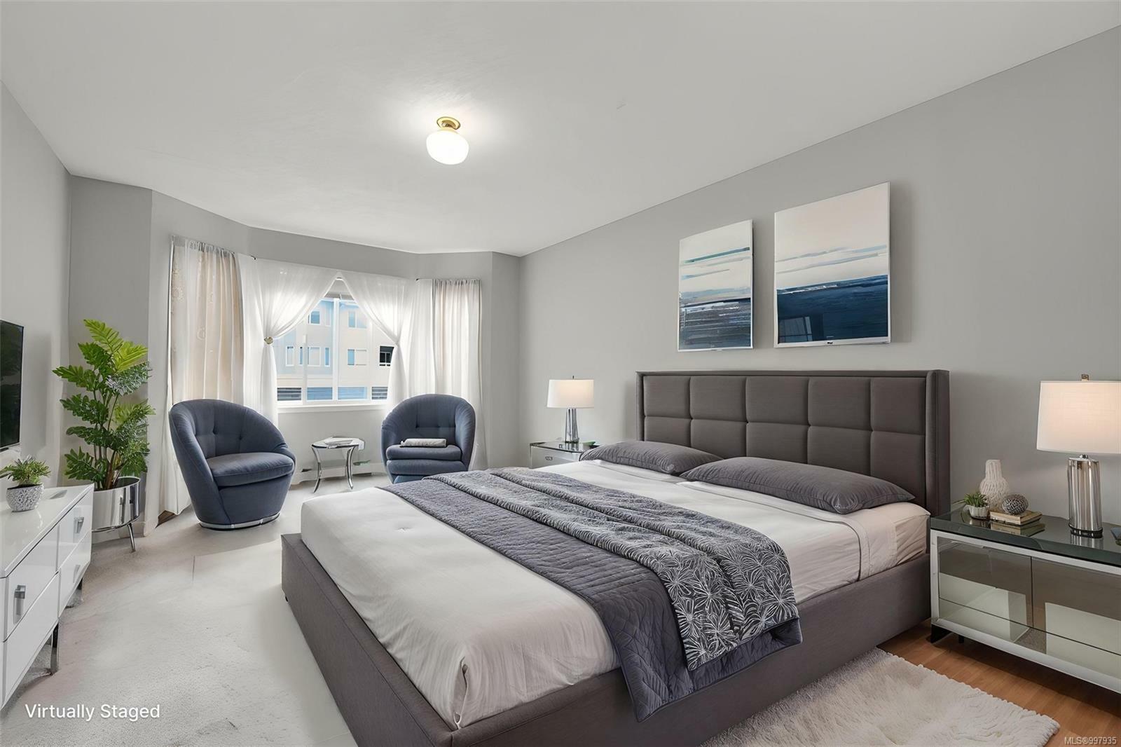 Property Photo: 3921 Shelbourne St 211 BC V8P 4H9