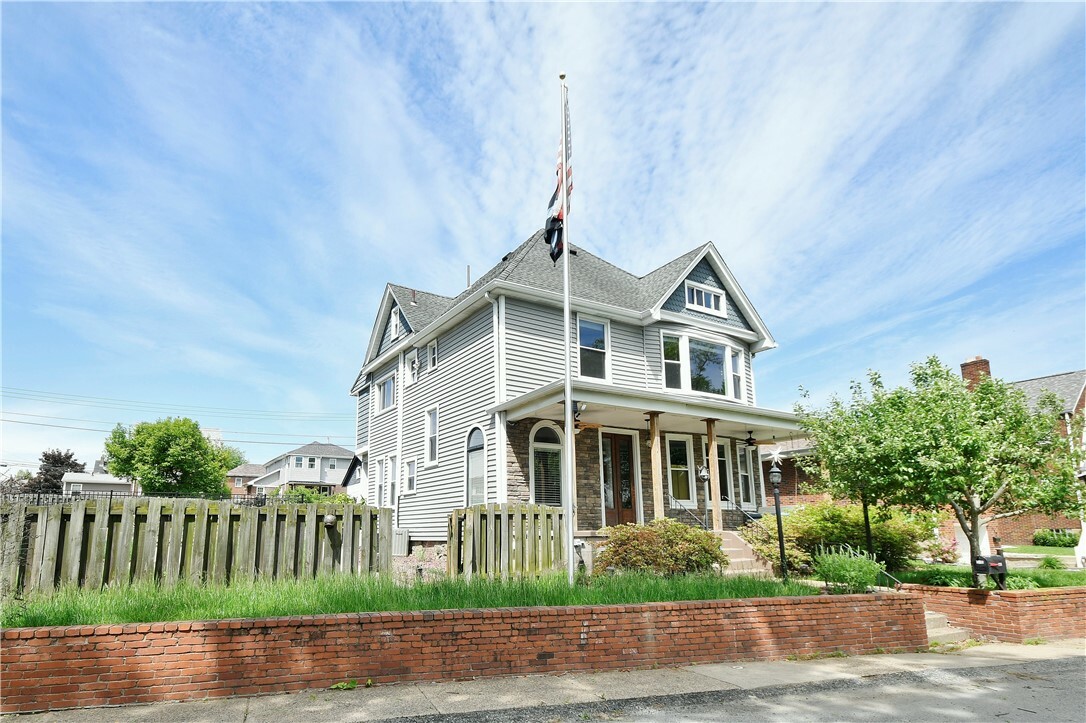 Property Photo: 918 Arlington PA 15133