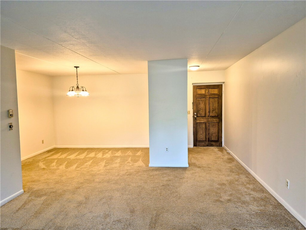 Property Photo: 1621 Forest Green Dr PA 15108