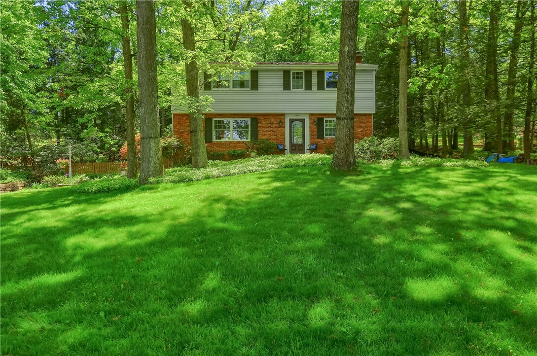 Property Photo: 1036 Woodhill Dr PA 15044
