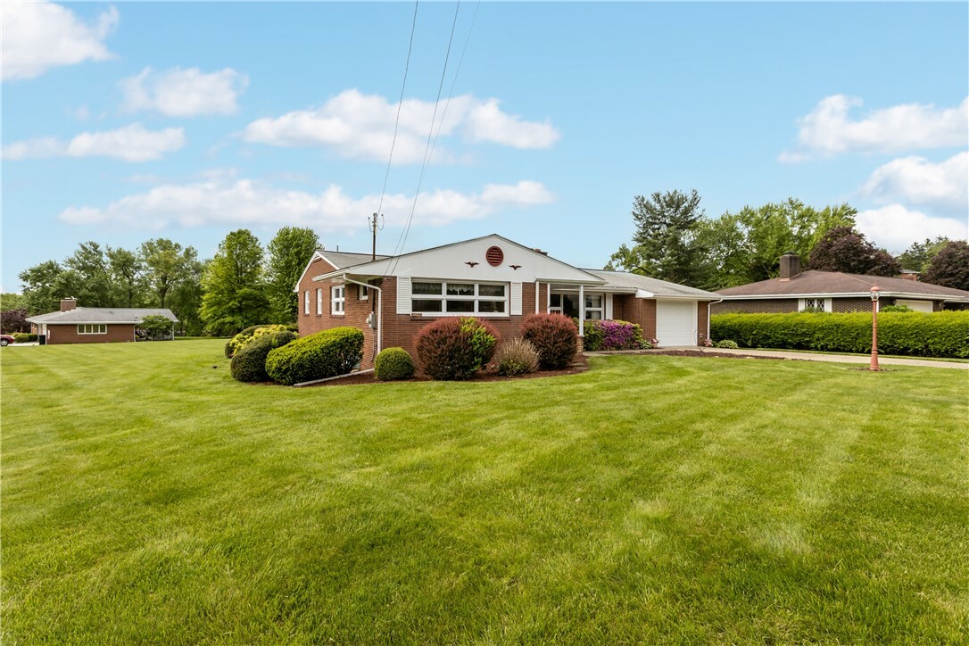 Property Photo: 135 Gourley Ln PA 15061