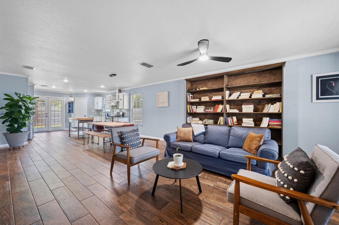 Property Photo: 6725 Broad Brook Drive TX 78747