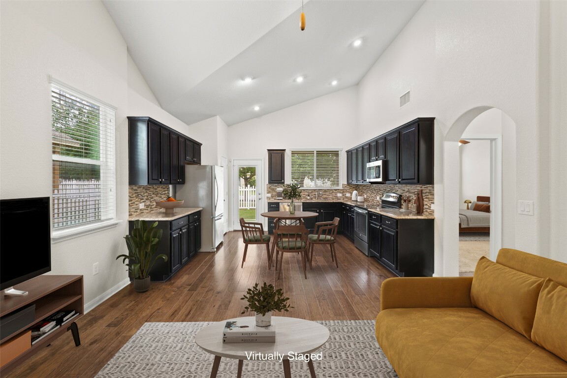 Property Photo: 711 Rolling Oak Drive 106 TX 78664