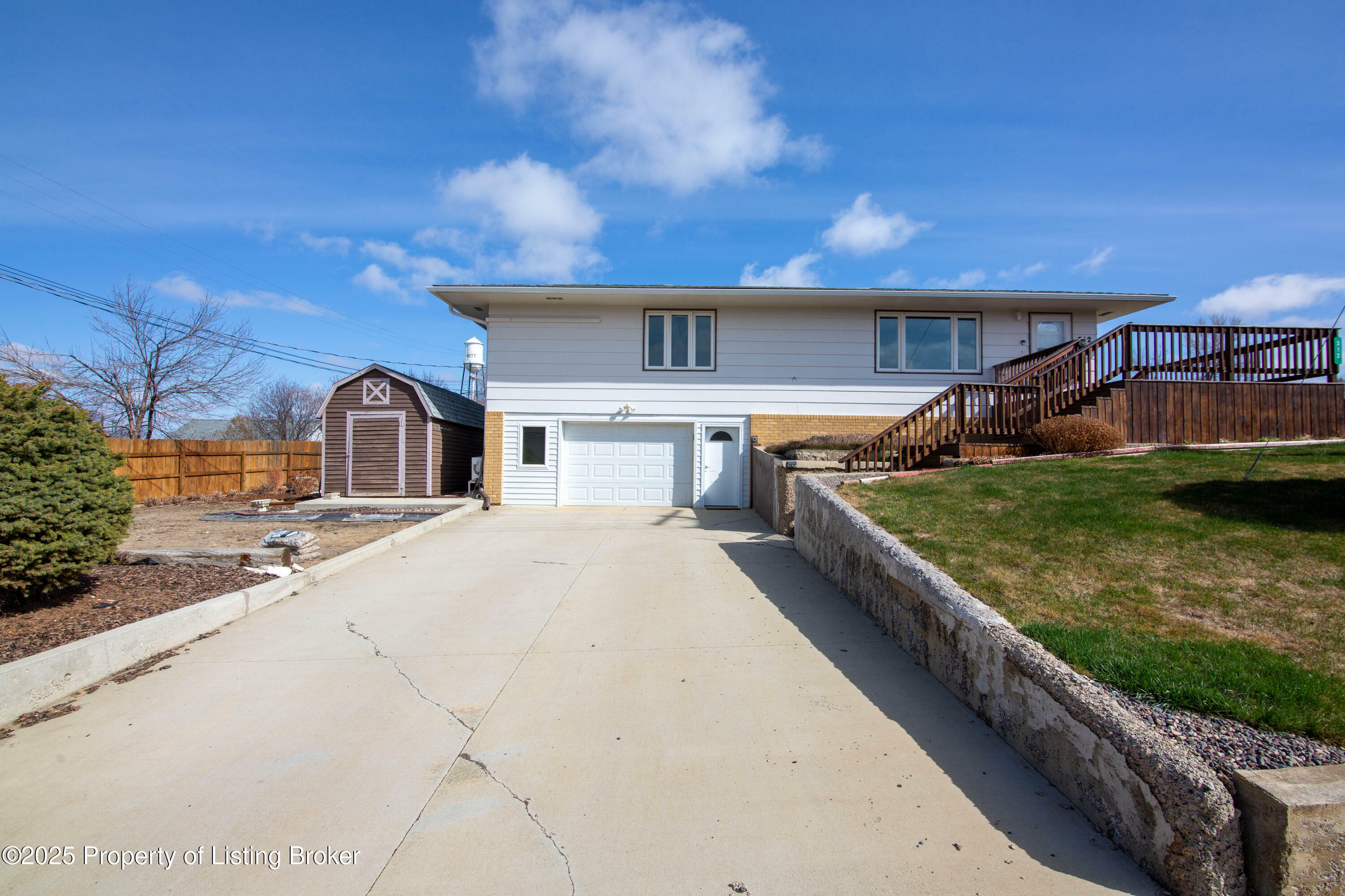 Property Photo: 312 E 3rd Street ND 58646