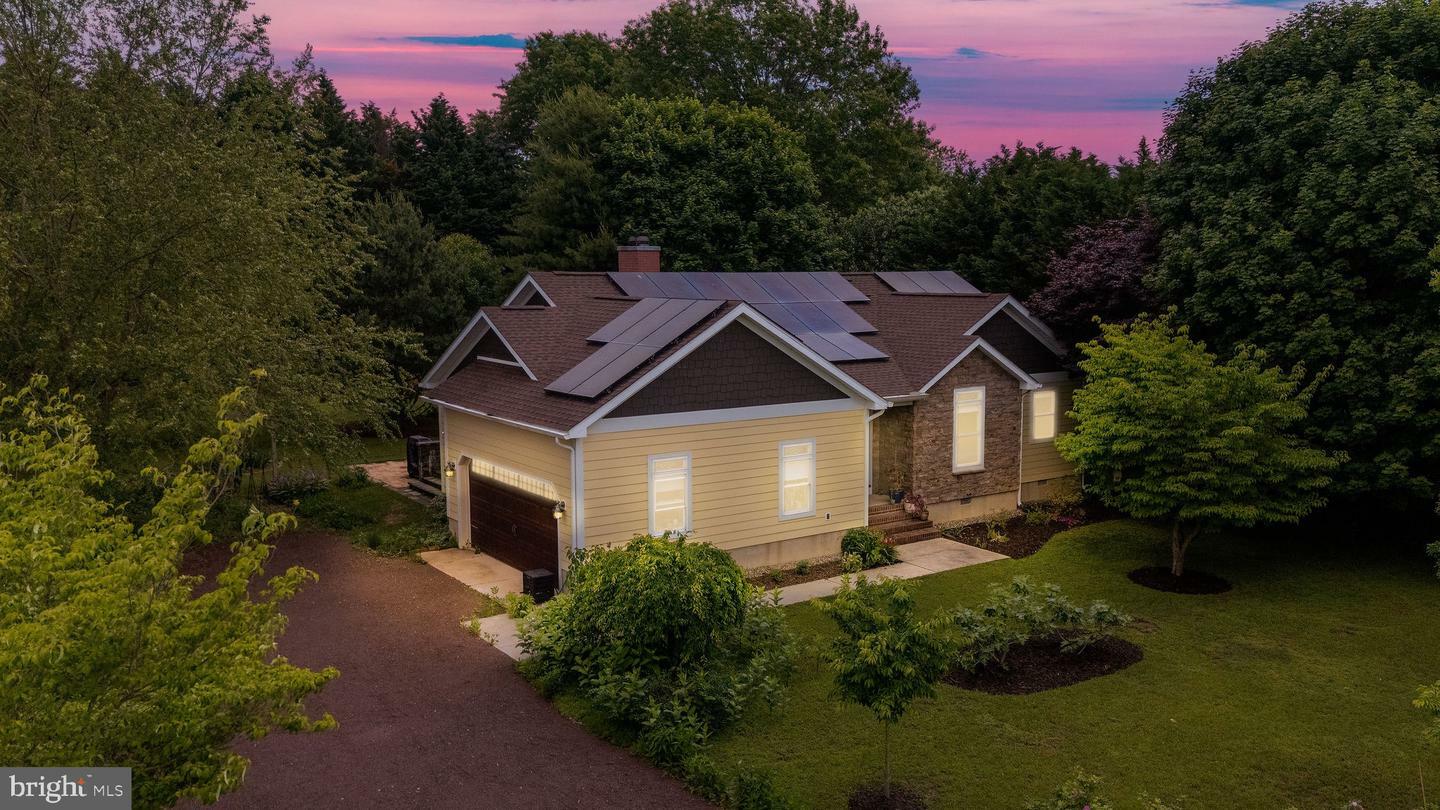 Property Photo: 13 Deerfield Lane DE 19971