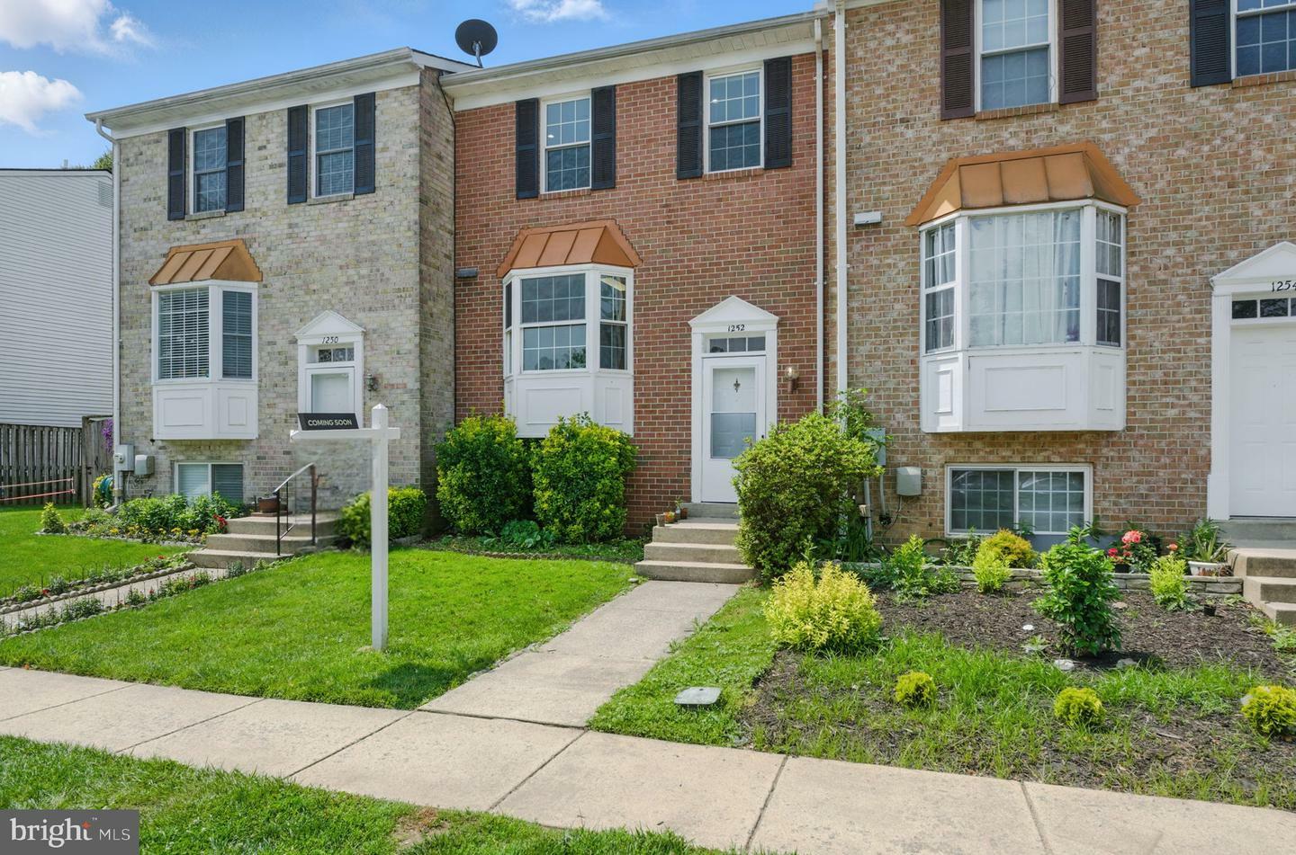 Property Photo: 1252 Knoll Mist Lane MD 20879