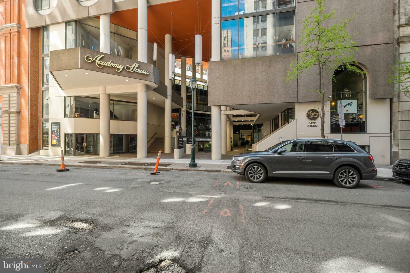 Property Photo: 1420 Locust Street 15M PA 19102