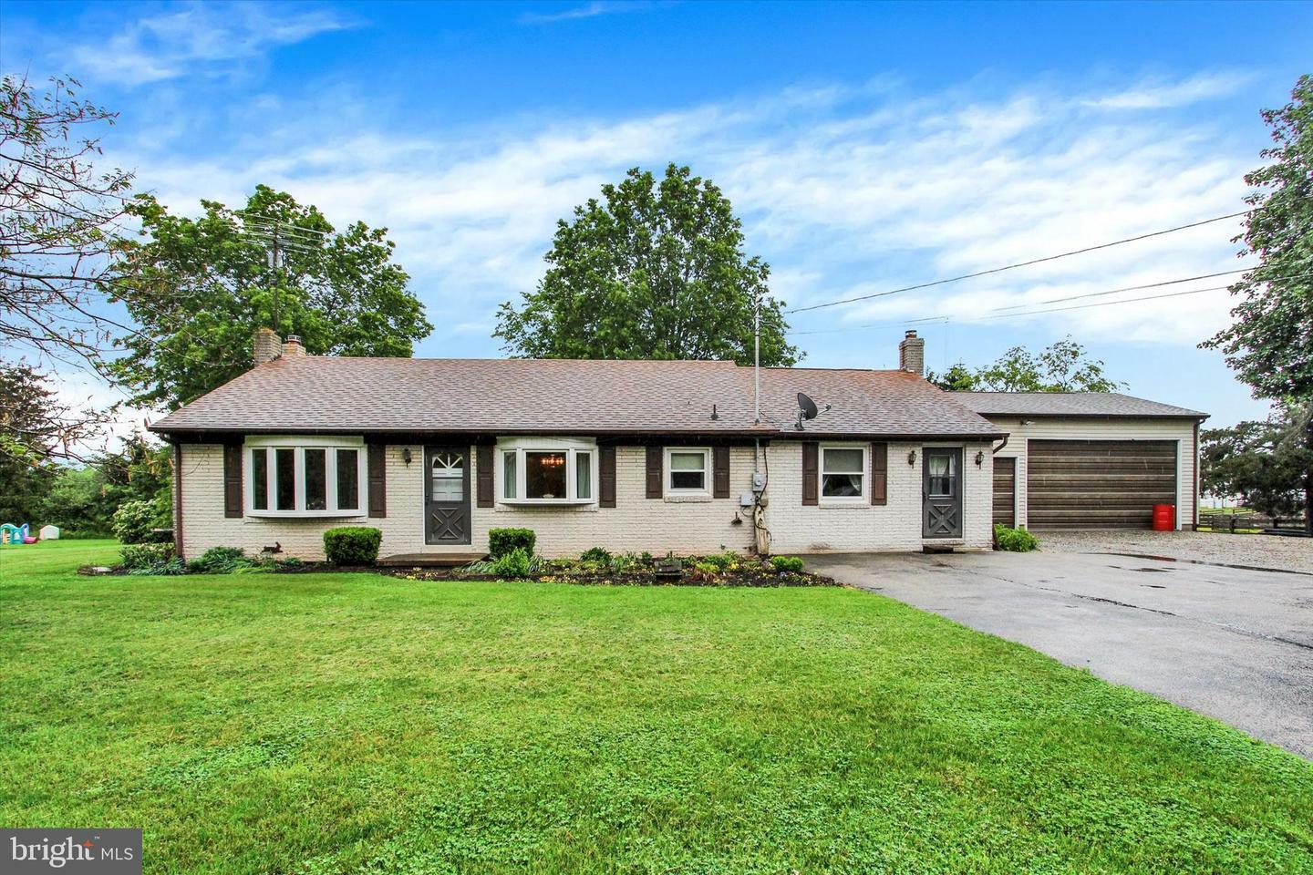 1239 Pine Run Road  Abbottstown PA 17301 photo