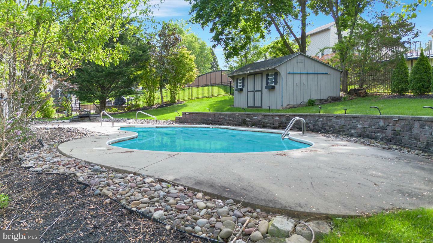 Property Photo: 40 Steeple Court PA 17569