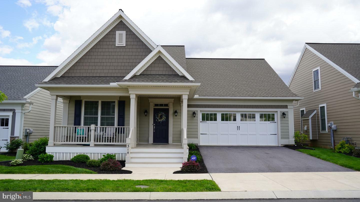 314 Freedom Drive  Ephrata PA 17522 photo