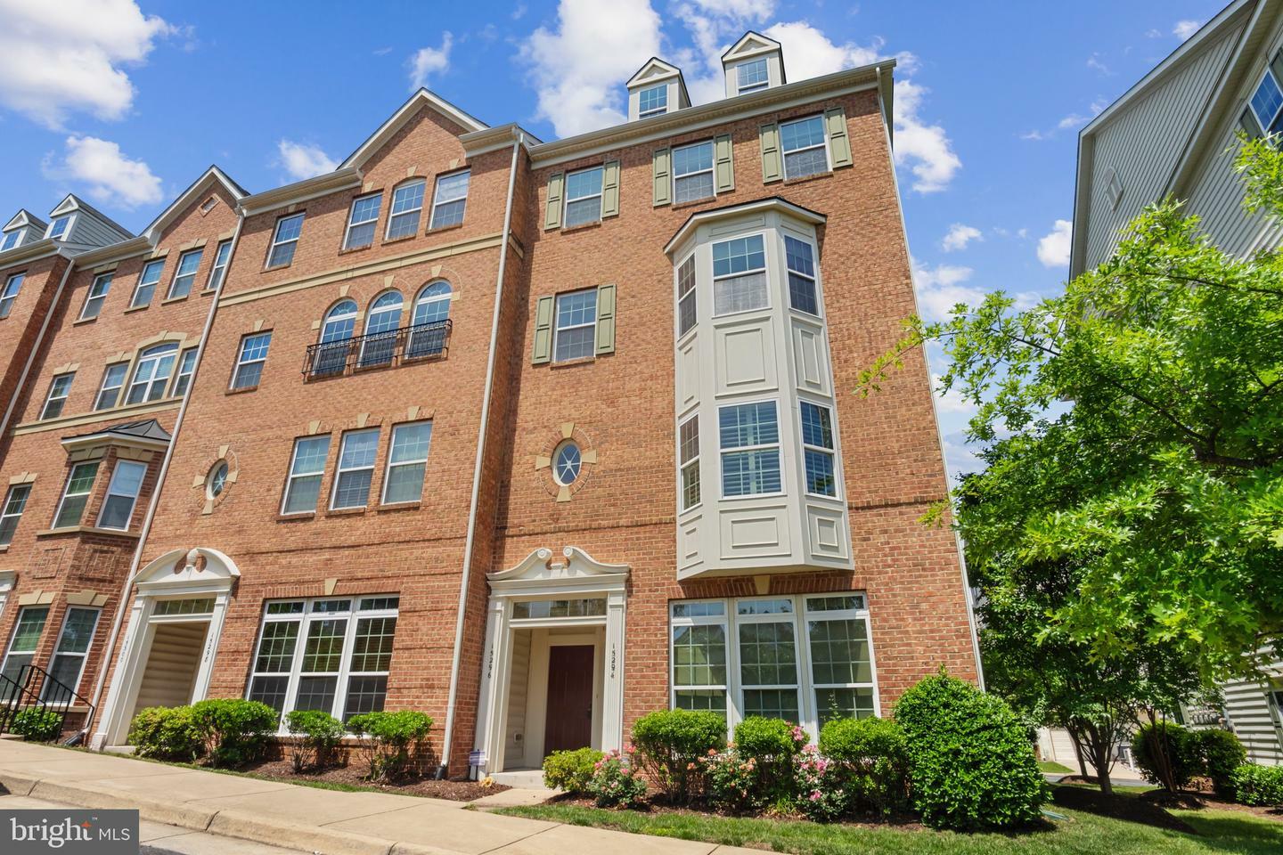 Property Photo: 15296 Regents Park Drive VA 22191