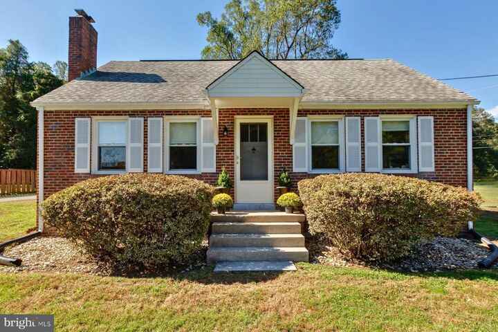 Property Photo: 650 Walker Road VA 22066