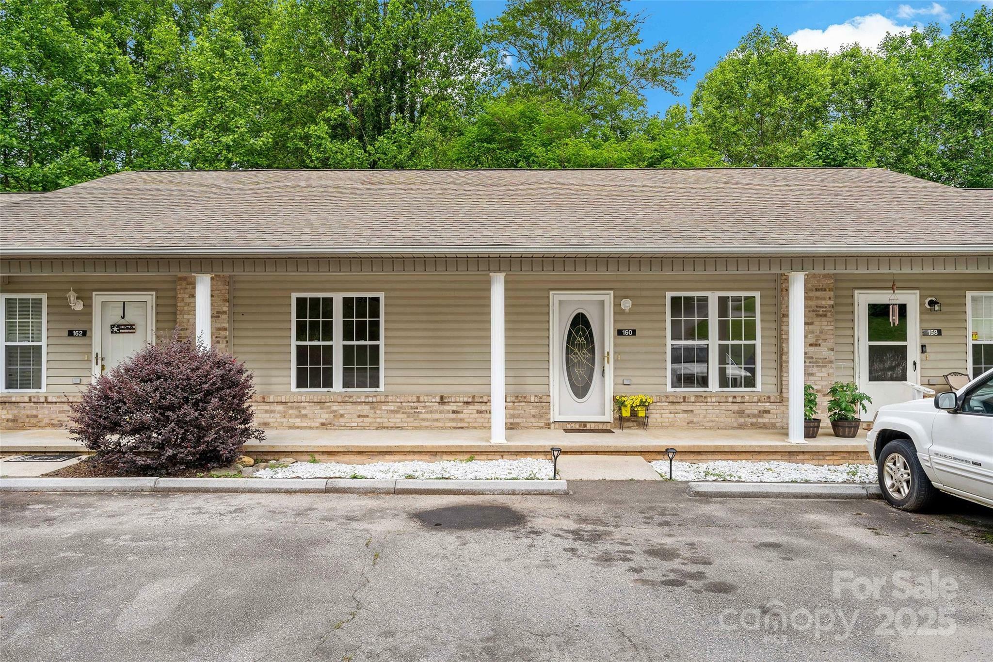 Property Photo: 160 Whispering Pines Drive 160 NC 28752