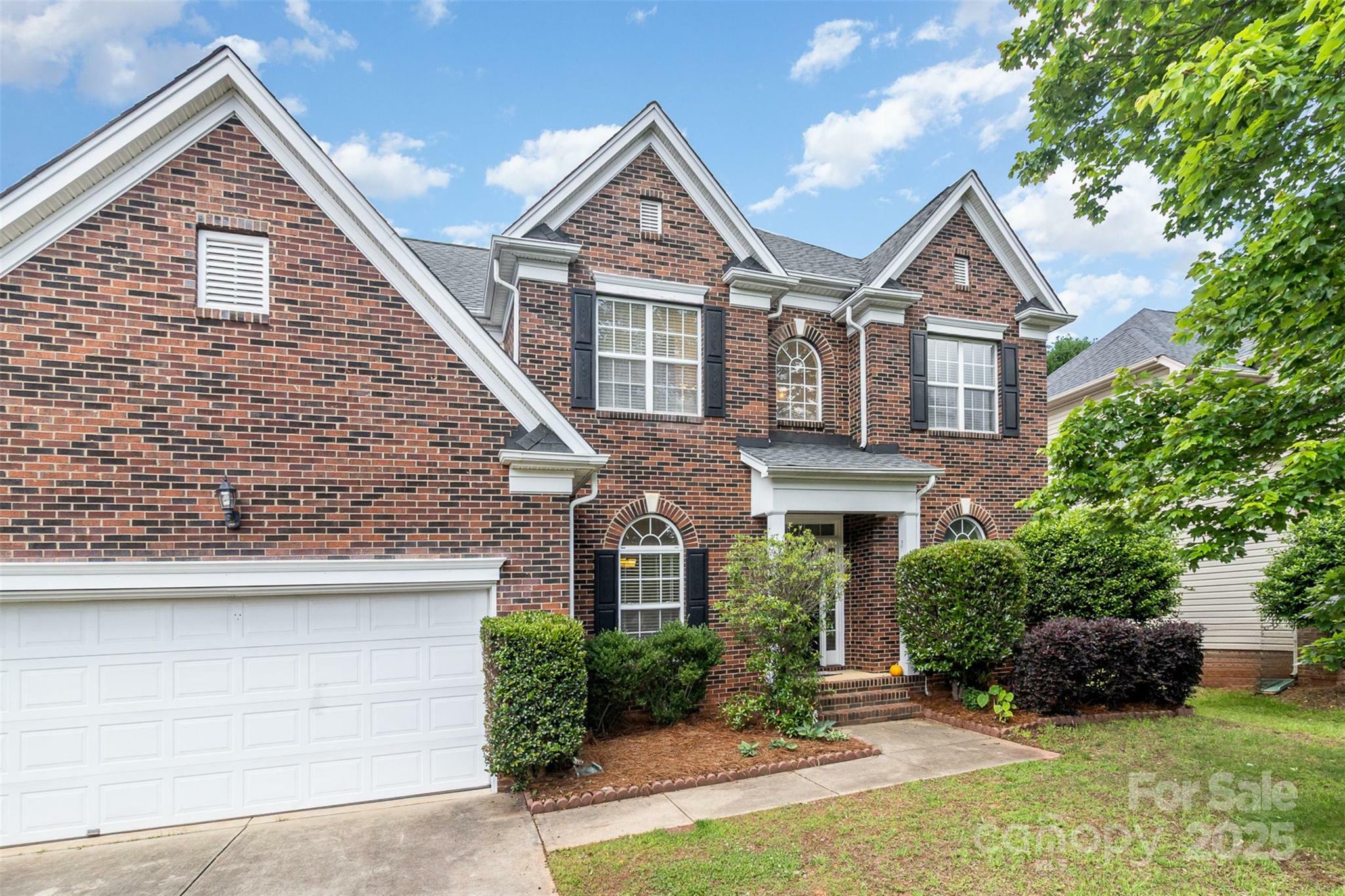Property Photo: 11526 McGinns Trace Court NC 28277