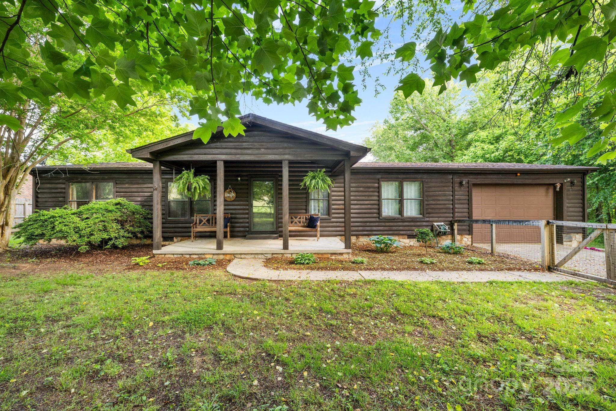 Property Photo: 6822 Zelda Drive NC 28609
