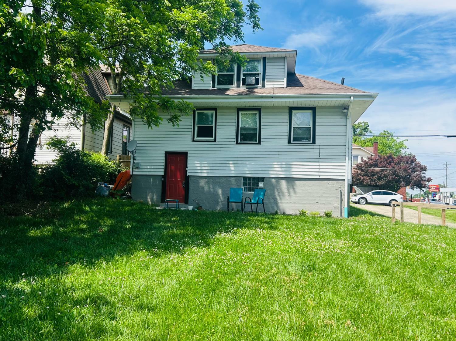 Property Photo: 1611 De Armand Avenue OH 45239