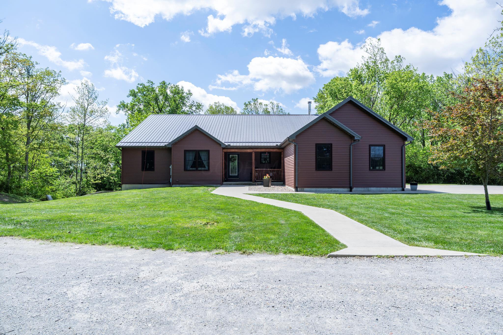 Property Photo:  6213 Stafford SW Road  OH 43160 