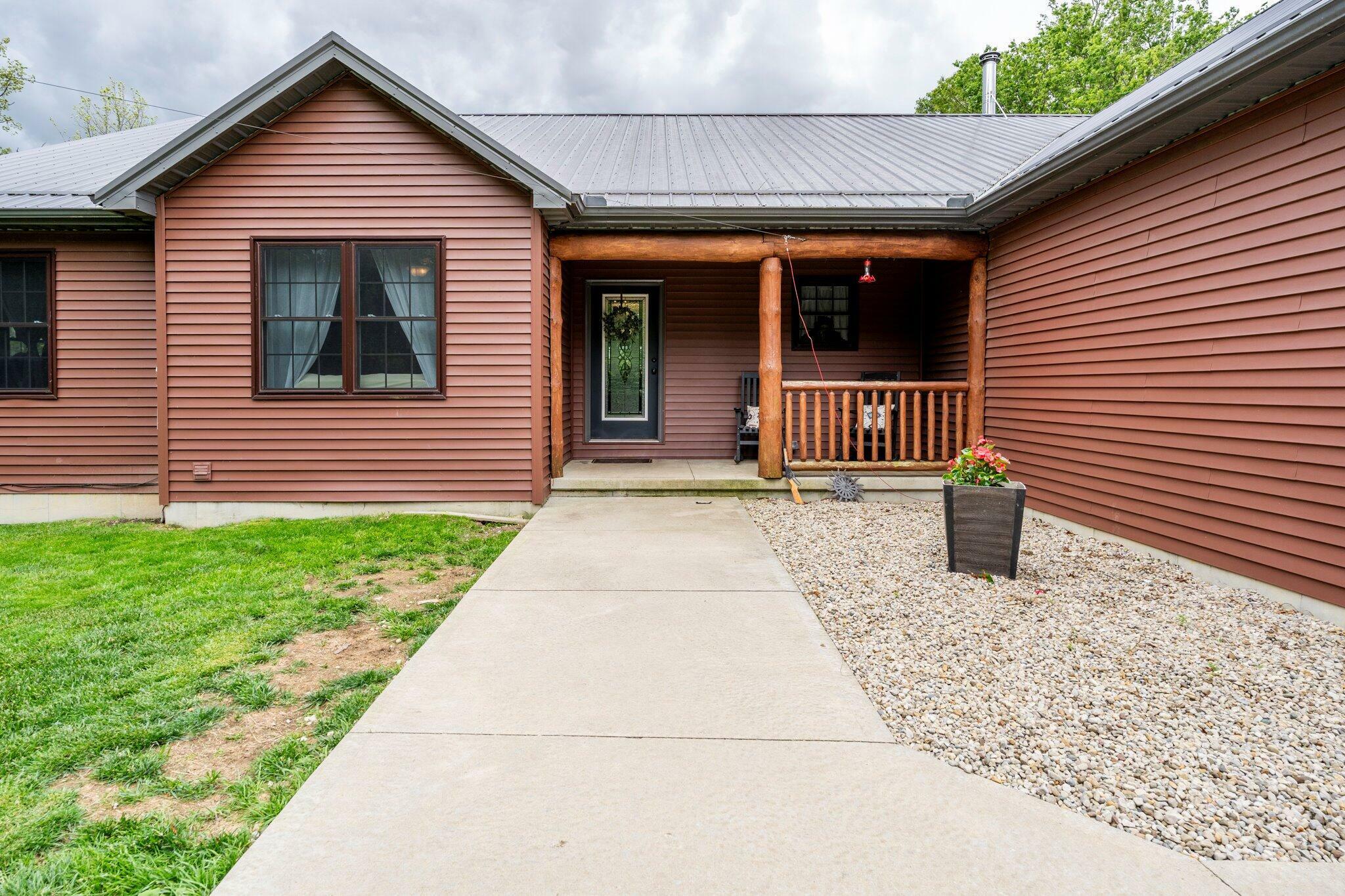 Property Photo: 6213 Stafford SW Road OH 43160