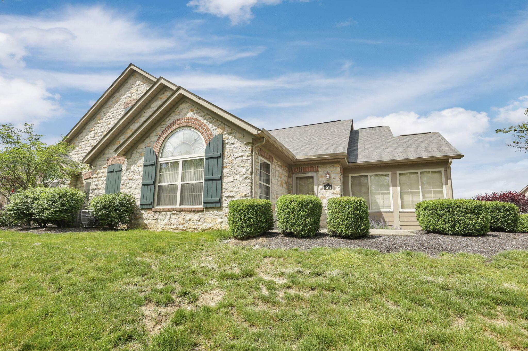 Property Photo: 6542 Lakeview Circle OH 43110