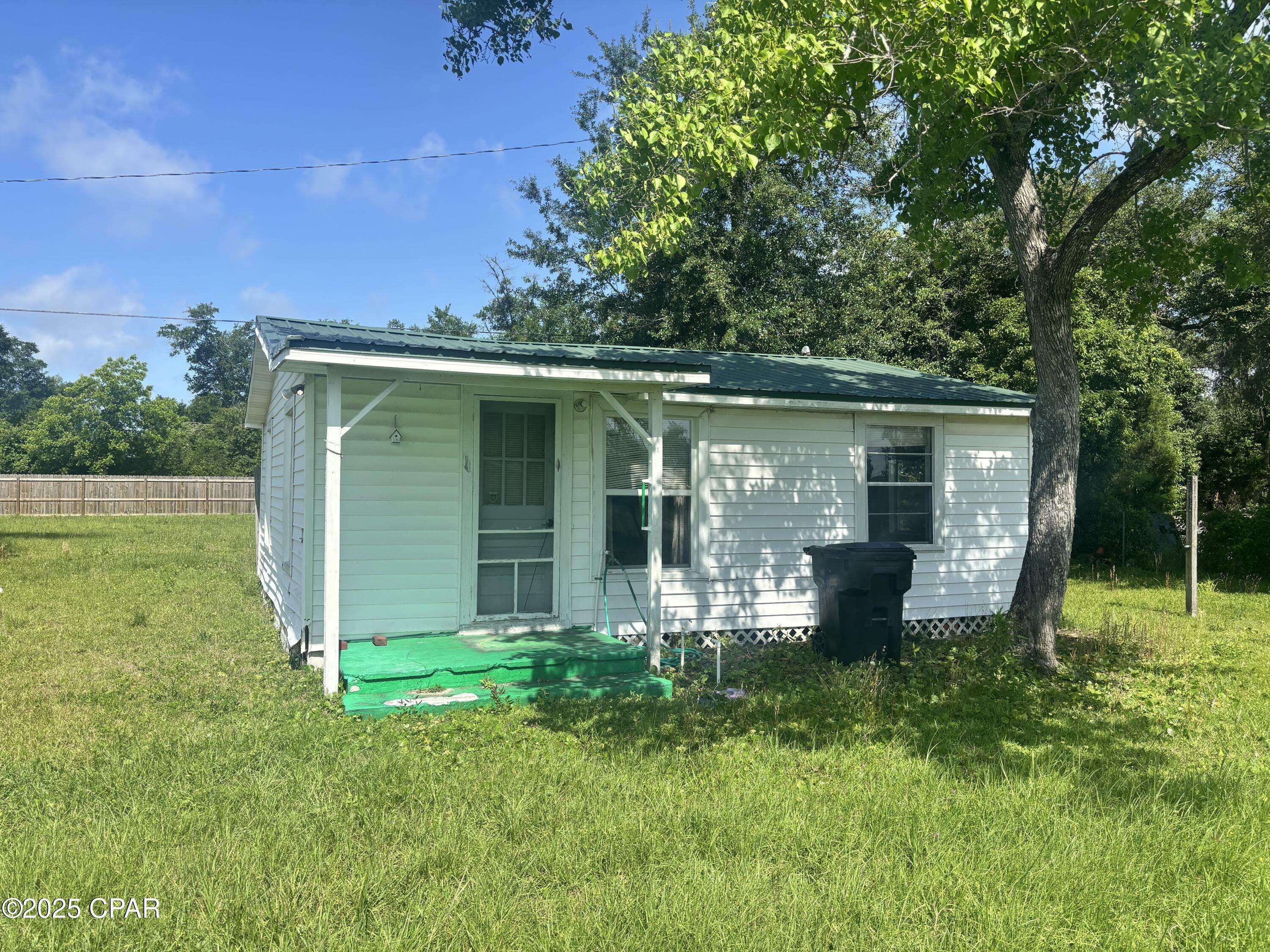 Property Photo: 3733 E 9th Street FL 32401
