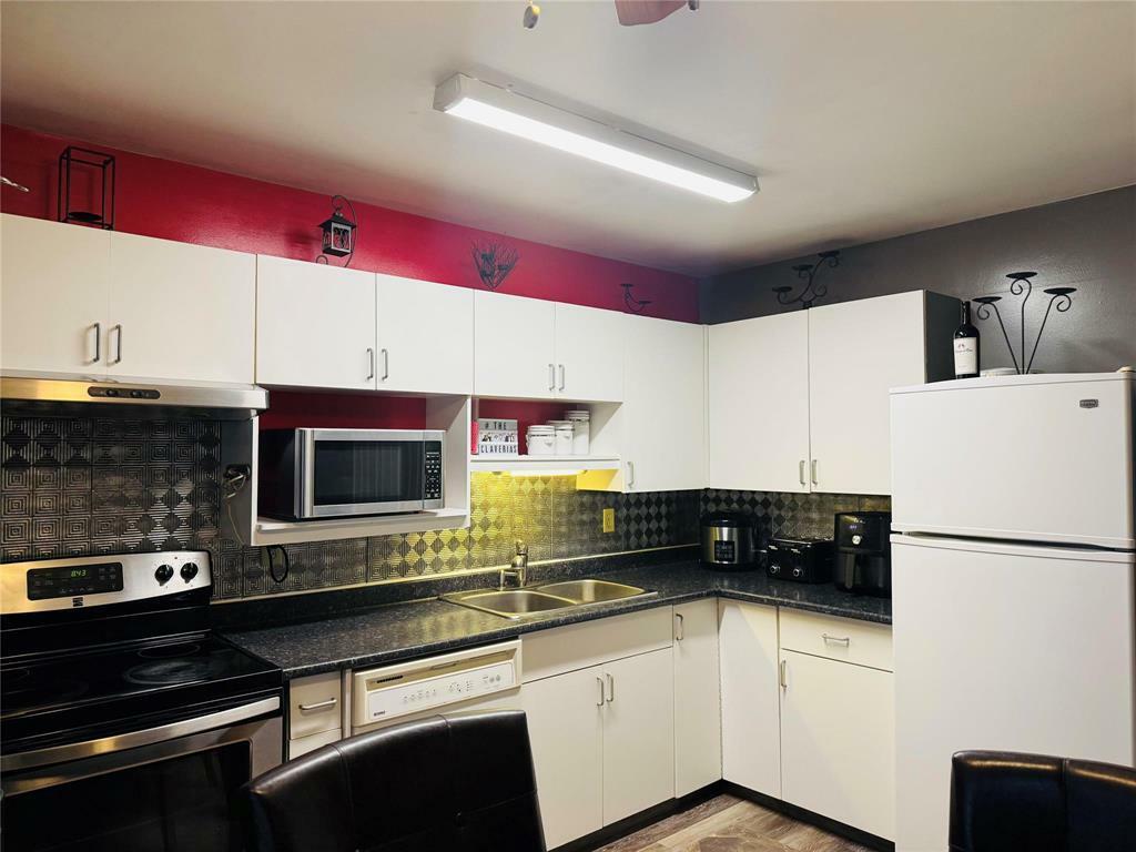 Property Photo: 520 Centennial Street MB R3N 1P9