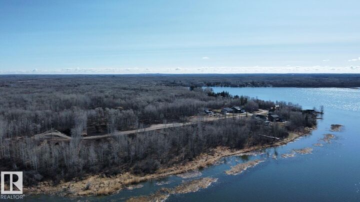 Property Photo: 507 Duncan Road AB T0E 1A0