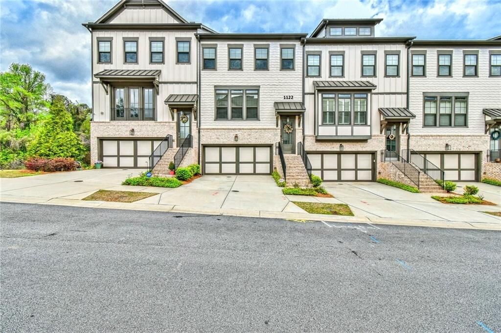 Property Photo: 1122 Provence Lane GA 30033