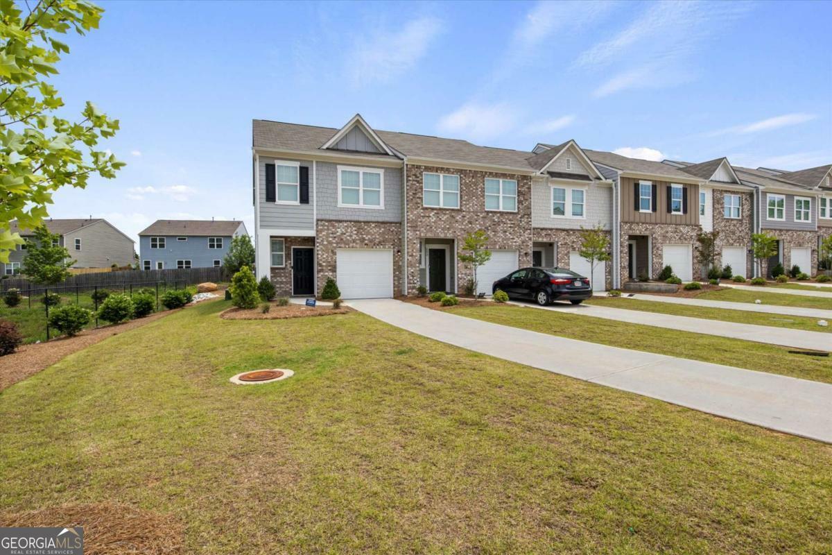 Property Photo: 595 Magnolia Circle GA 30268