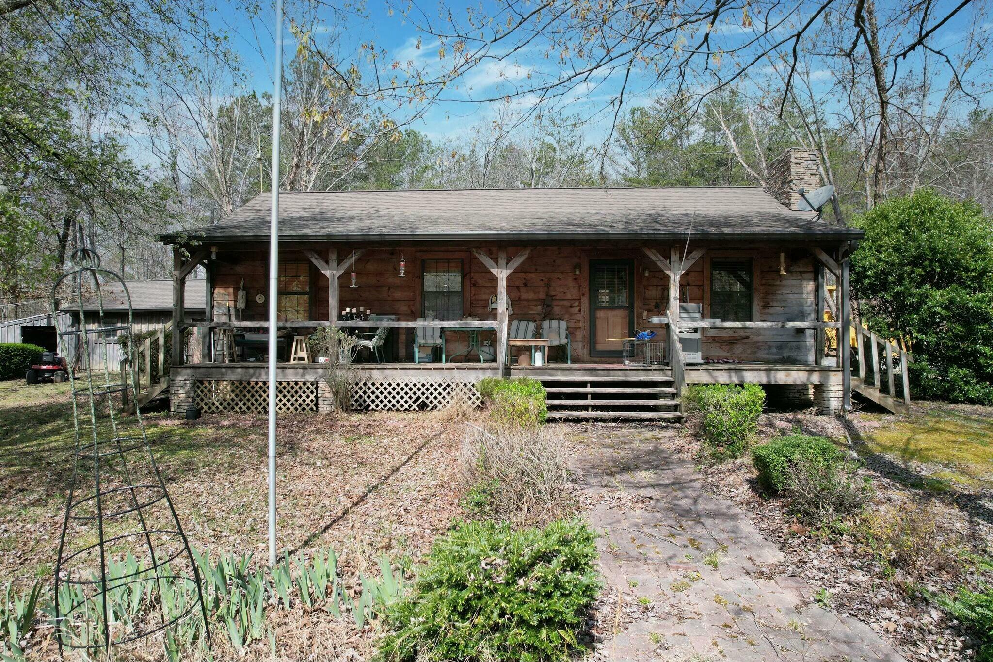 Property Photo: 561 Mountain View Road GA 30705
