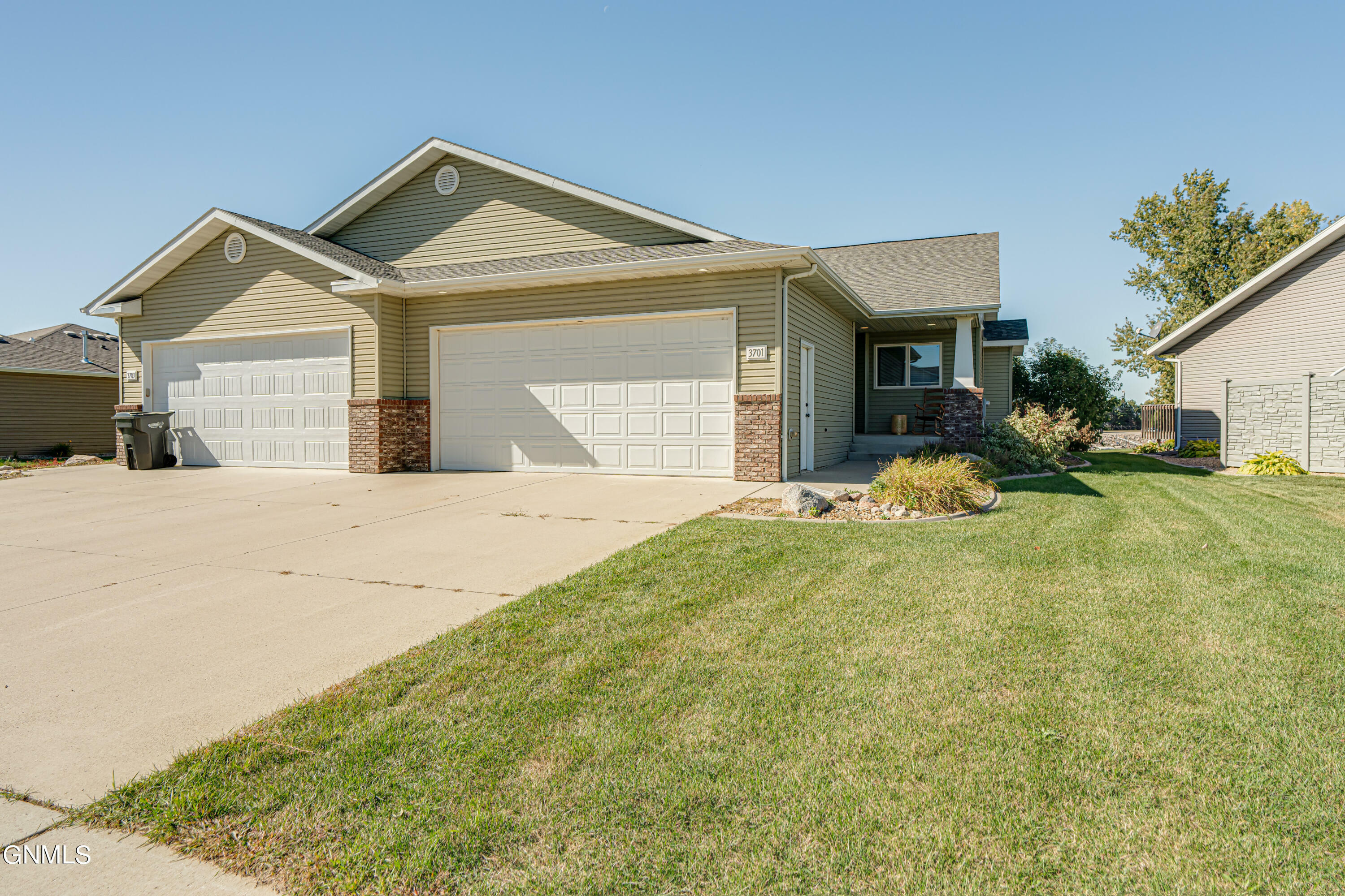 Property Photo: 3701 Bay Shore Bend SE ND 58554