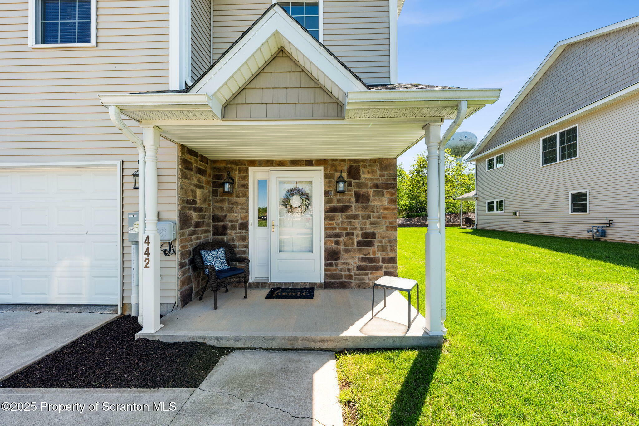 Property Photo: 442 Shadow Wood Circle PA 18403