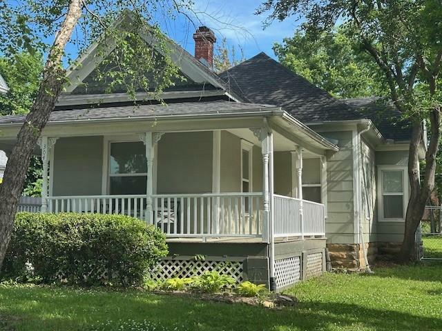Property Photo: 304 E Maple Street KS 67301