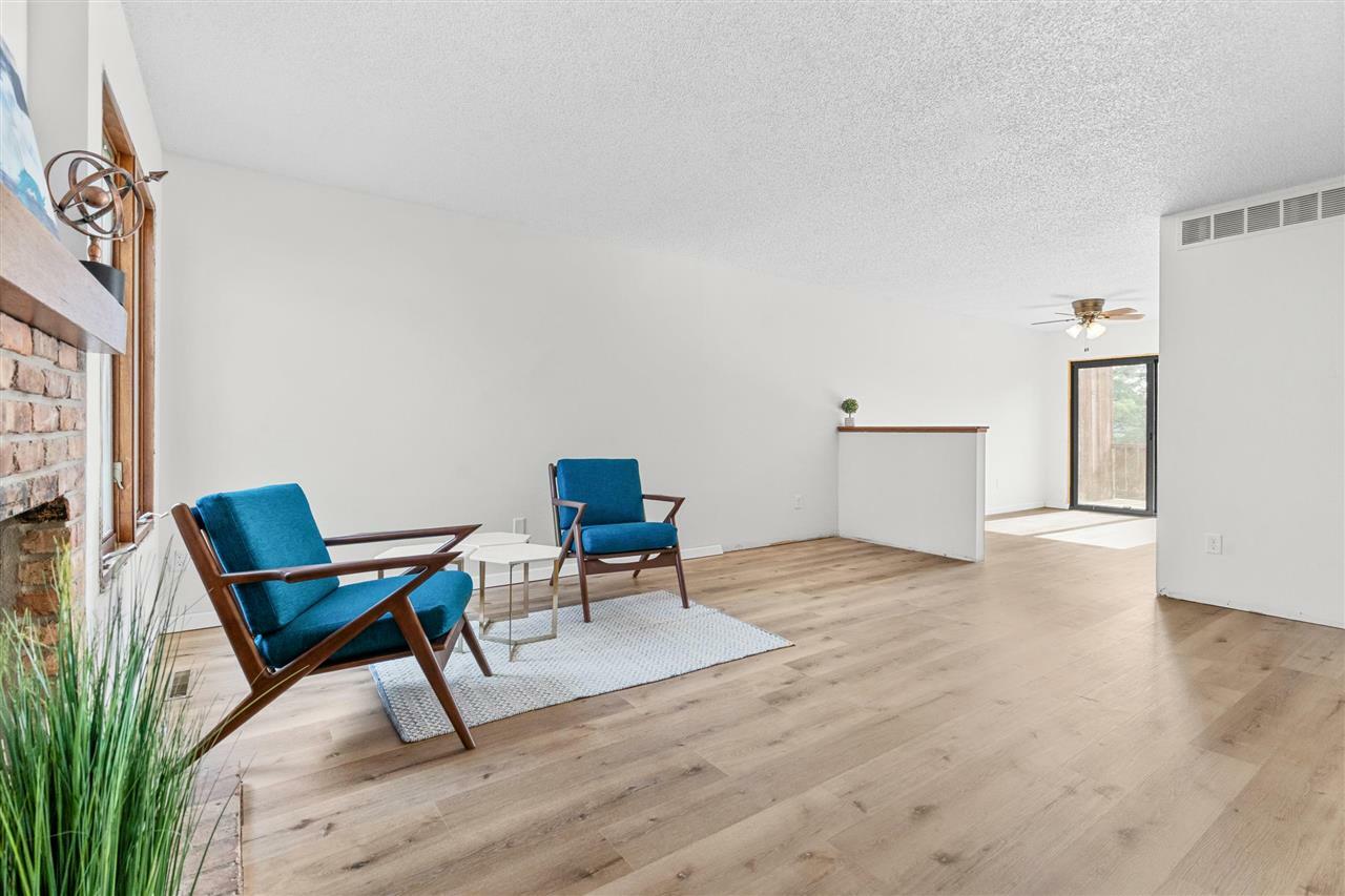 Property Photo: 1153 Cambria Ct IA 52246
