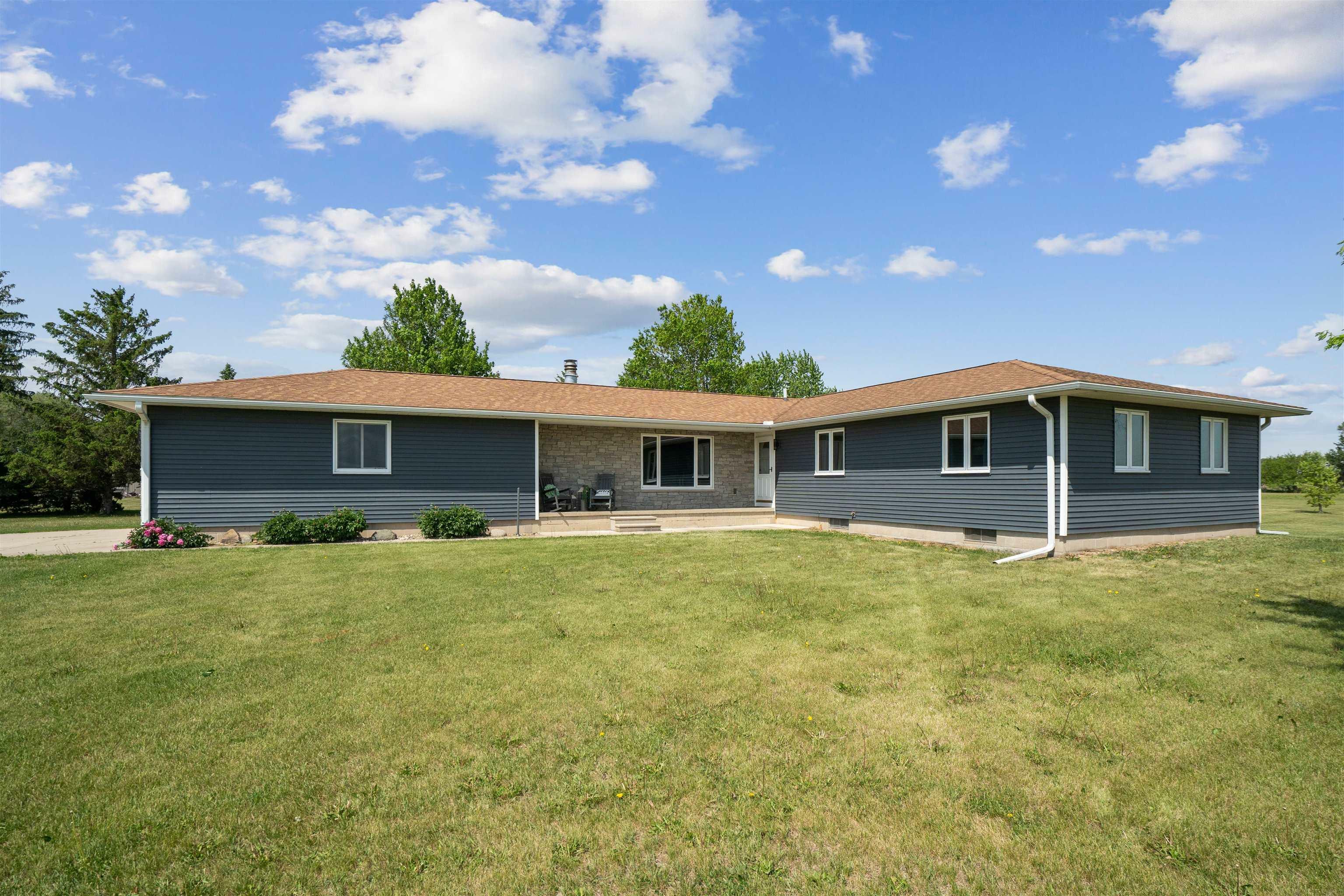 5442 W Mt Vernon Road  Cedar Falls IA 50613 photo