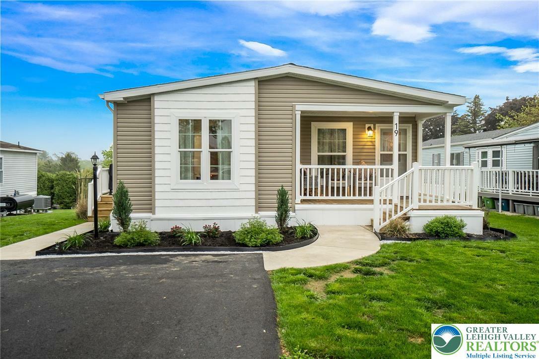 Property Photo: 19 E Zimmer Drive PA 18088