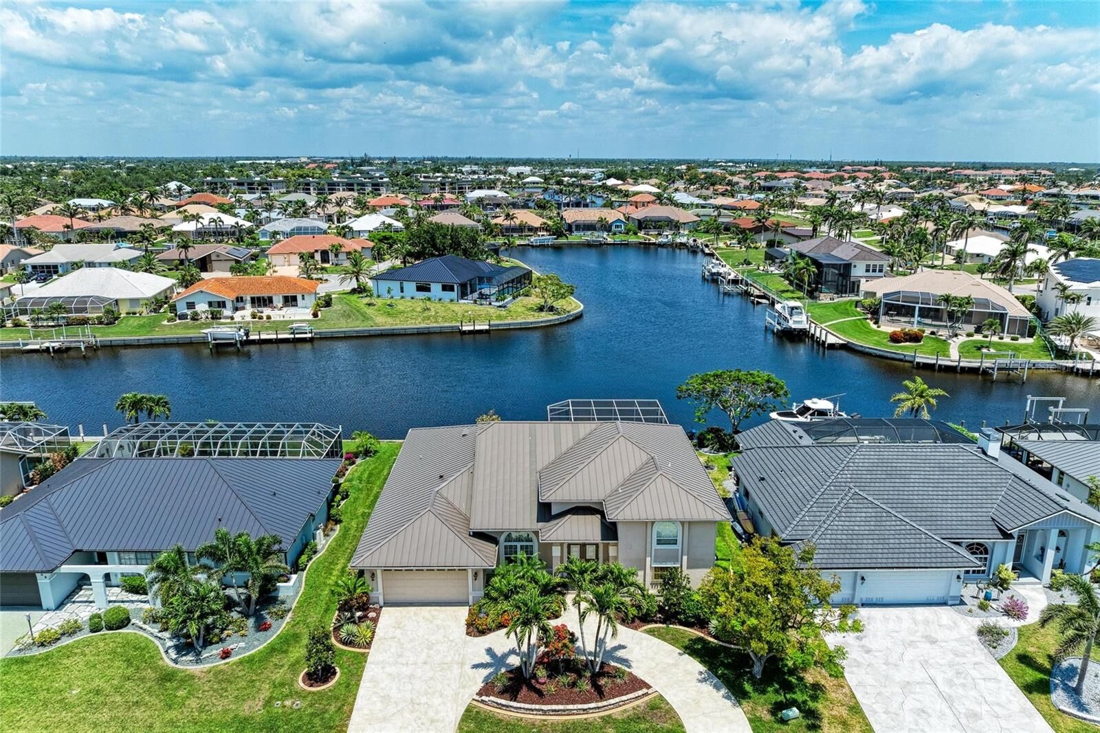 Property Photo:  414 Caicos Drive  FL 33950 