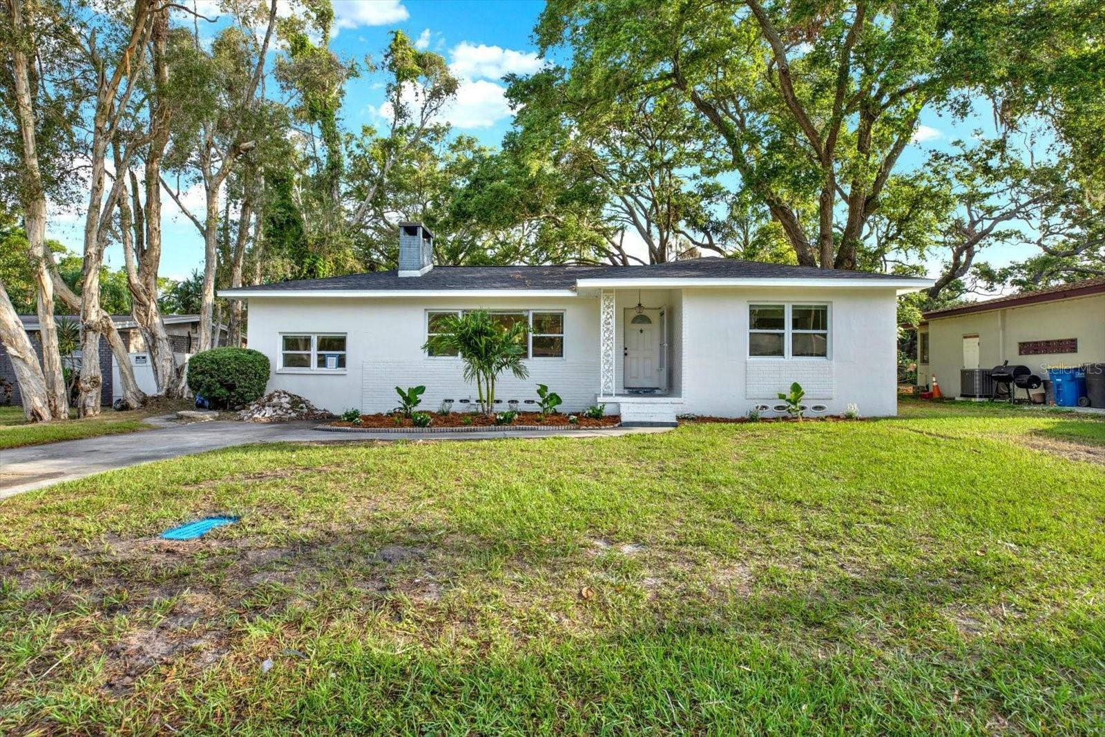 Property Photo:  1352 Parkwood Street  FL 33755 