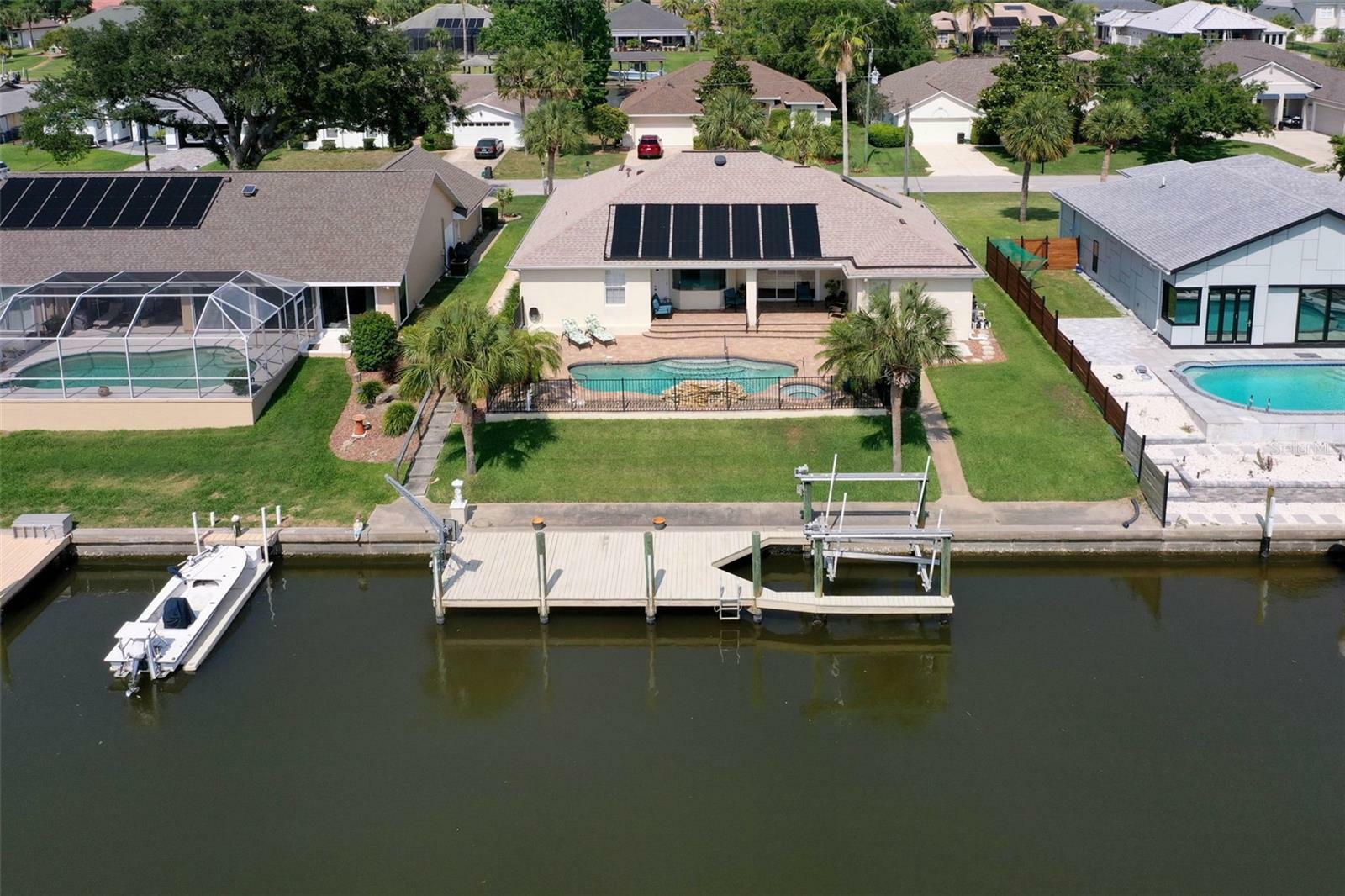 Property Photo: 20 Cheyenne Court FL 32137