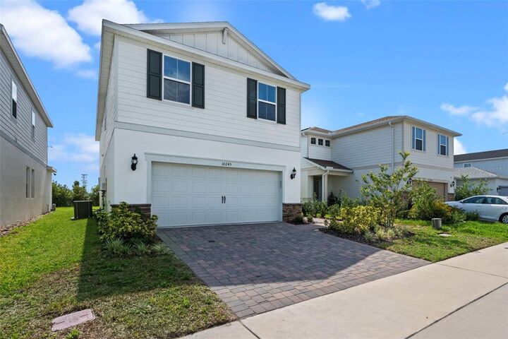 Property Photo: 10245 Park Estates Avenue FL 32836