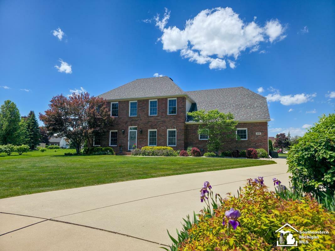 Property Photo: 979 Tottenham Place MI 48161