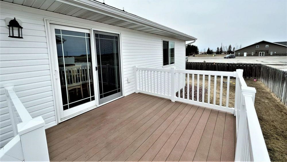 Property Photo: 1805 28th St NW ND 58703