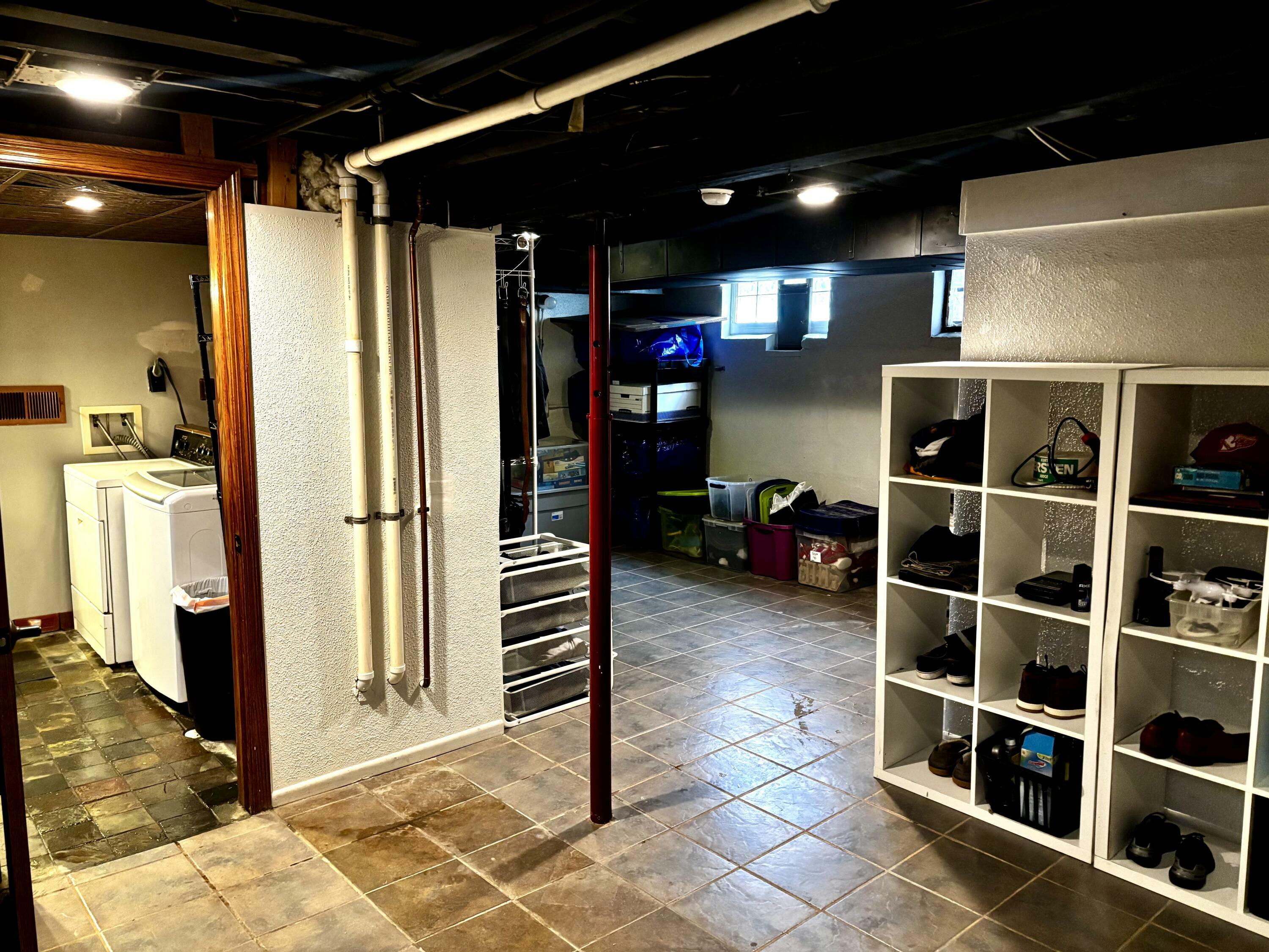 Property Photo:  404 Pauline Boulevard  MI 48103 