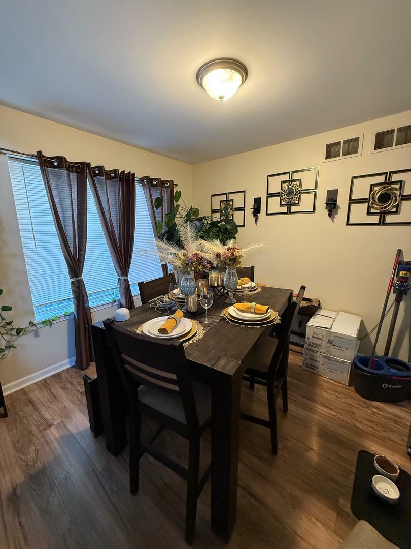 Property Photo:  2404 Lexington Lane  IL 60540 
